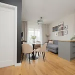 Cozy With Air Conditioner And Parking By Renters * Varsó