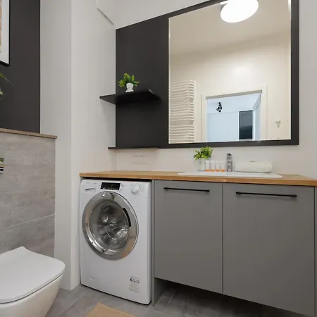 Cozy With Air Conditioner And Parking By Renters Apartment Warsaw