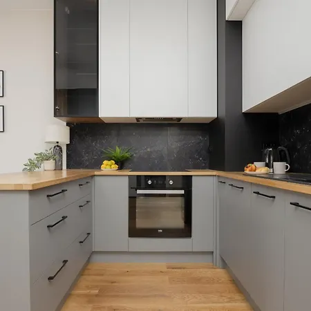 Cozy With Air Conditioner And Parking By Renters *