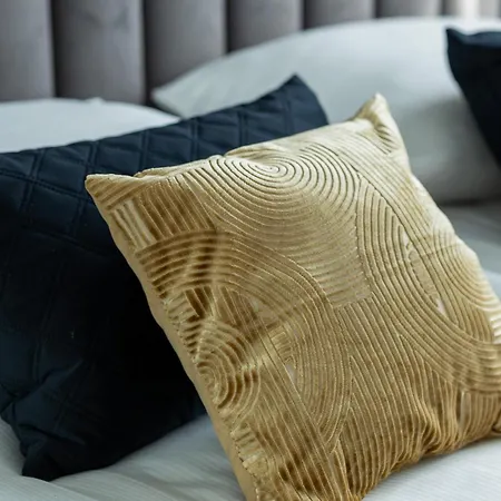 Cozy With Air Conditioner And Parking By Renters * Varşova