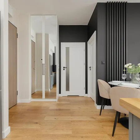Cozy With Air Conditioner And Parking By Renters Apartment Warsaw