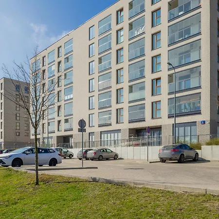 Apartment Cozy With Air Conditioner And Parking By Renters Warsaw