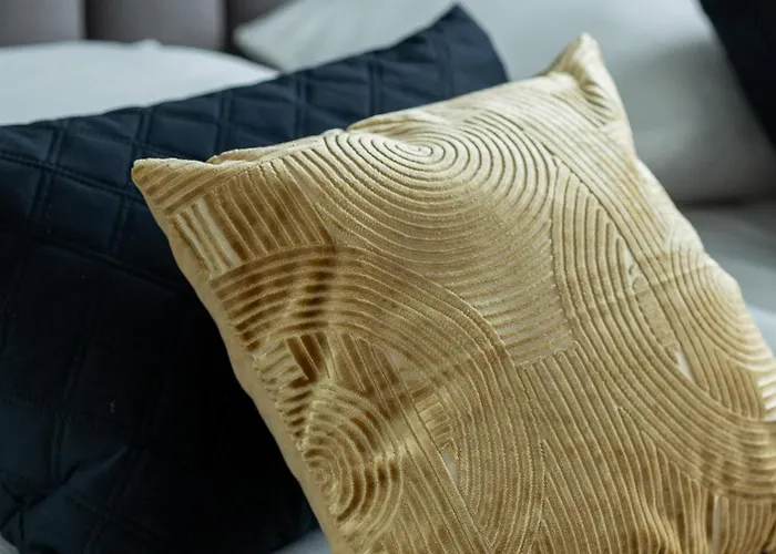 Cozy With Air Conditioner And Parking By Renters * Warszawa