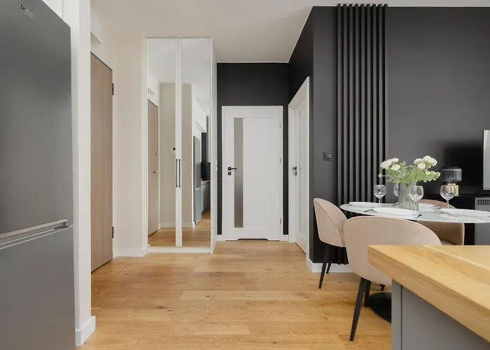 Cozy With Air Conditioner And Parking By Renters Lejlighed Warszawa