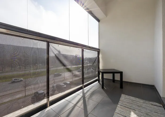 Cozy With Air Conditioner And Parking By Renters