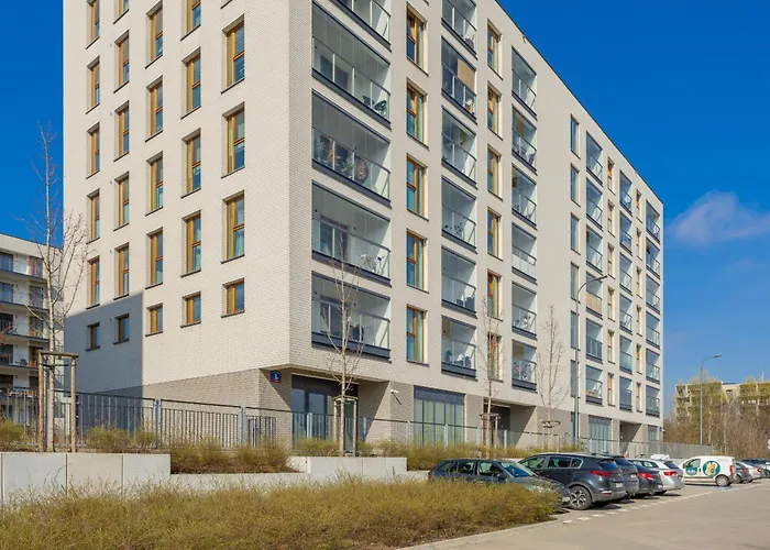 Cozy With Air Conditioner And Parking By Renters Lejlighed