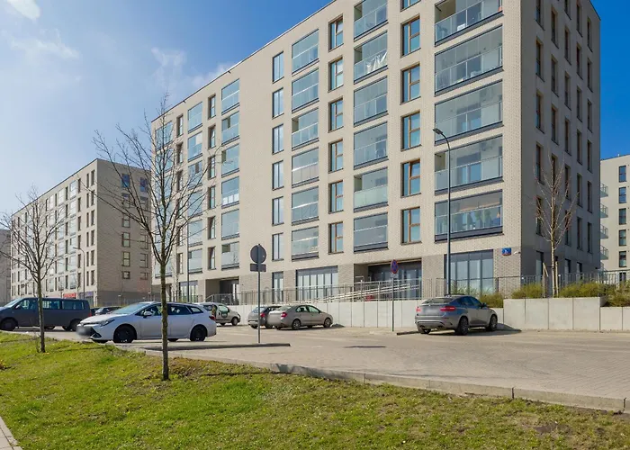 Lejlighed Cozy With Air Conditioner And Parking By Renters Warszawa