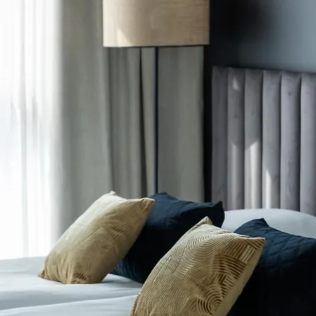 公寓 Cozy With Air Conditioner And Parking By Renters 华沙