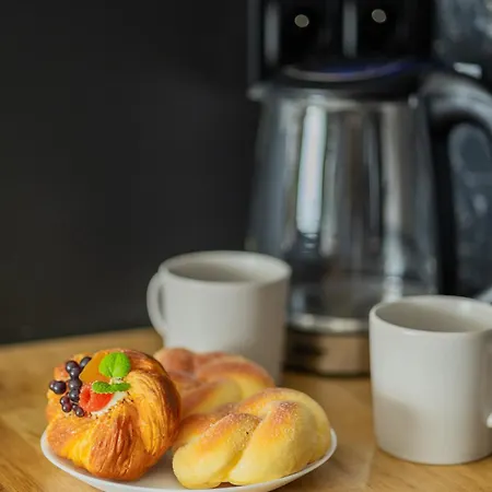 Cozy With Air Conditioner And Parking By Renters 华沙