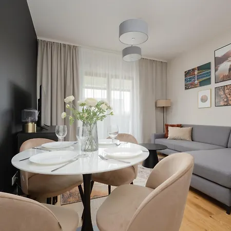 Cozy With Air Conditioner And Parking By Renters 公寓 *